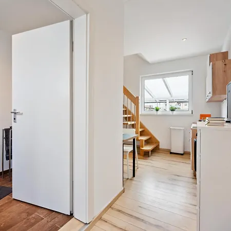 Moderne Mit Garten Und Terrasse *