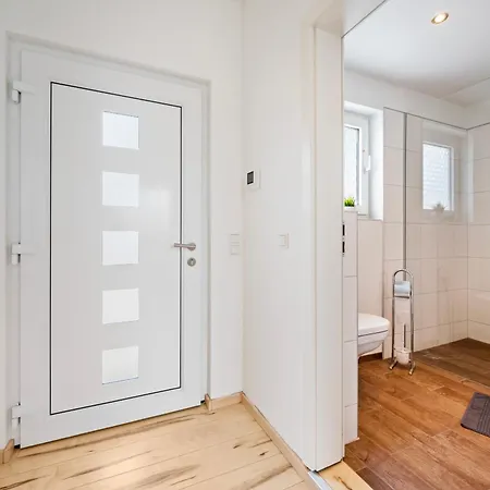 Moderne Mit Garten Und Terrasse アパート *