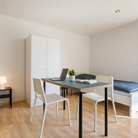 アパート Moderne Mit Garten Und Terrasse