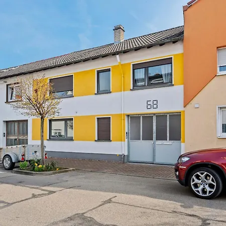 アパート Moderne Mit Garten Und Terrasse