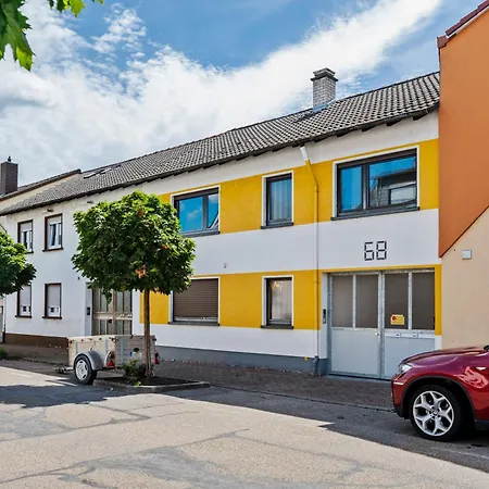 アパート Moderne Mit Garten Und Terrasse