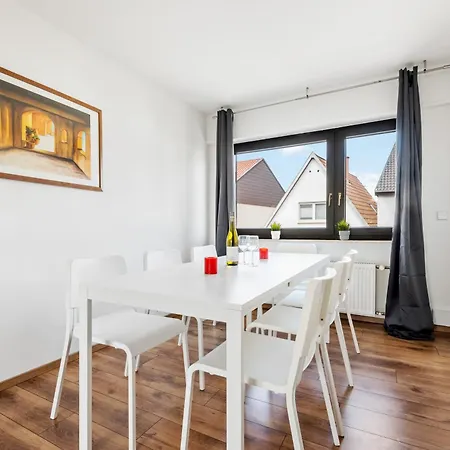 Moderne Mit Garten Und Terrasse Apartment Hockenheim