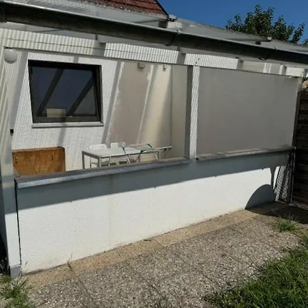 アパート Moderne Mit Garten Und Terrasse